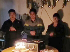 暖心：集體生日Party，業佳精密機械為12月份員工慶祝生日！